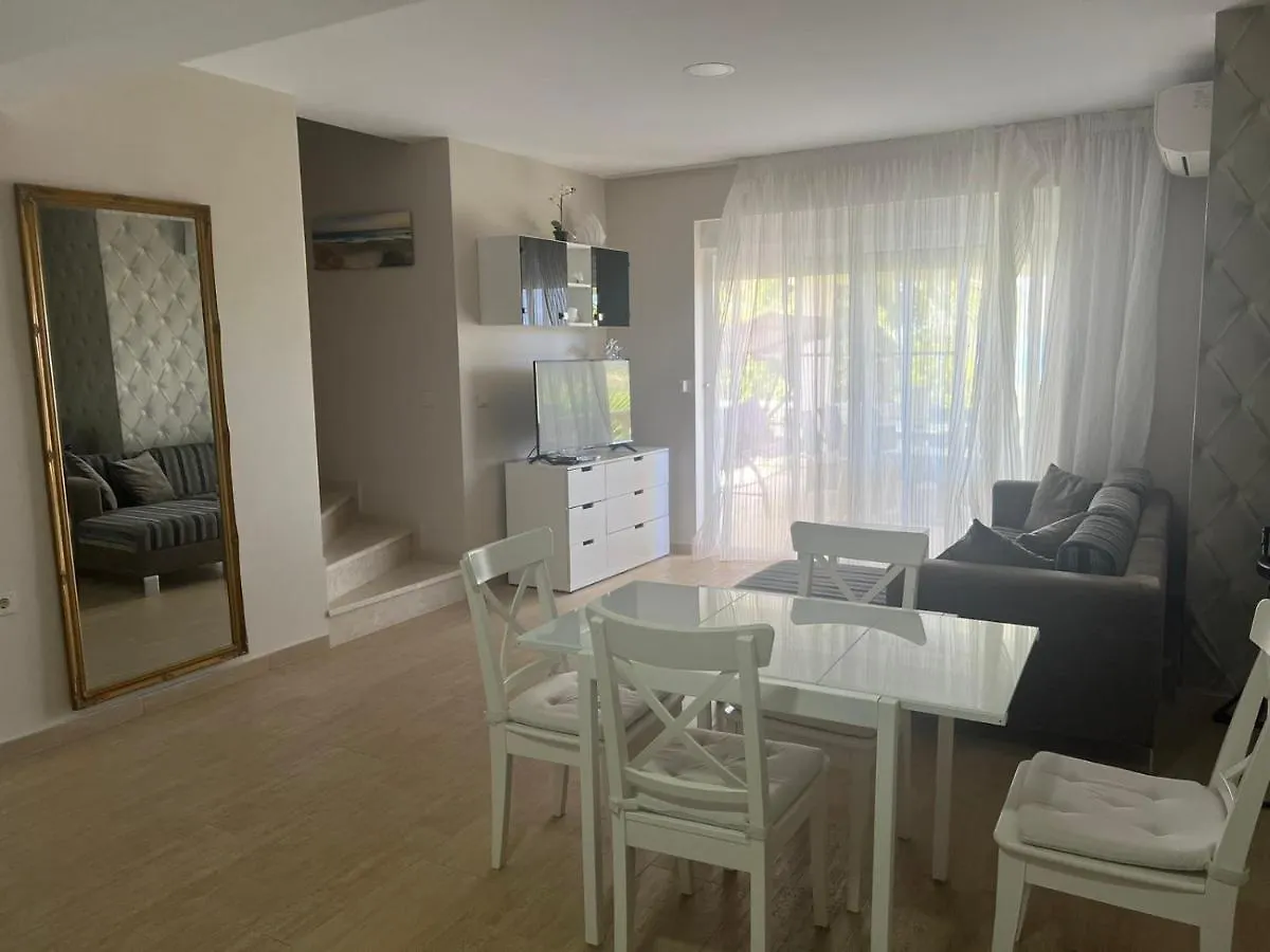 Palms Luxury Greek Villas 1ハニオティス